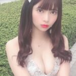 誰もが好物な巨乳の胸の谷間画像